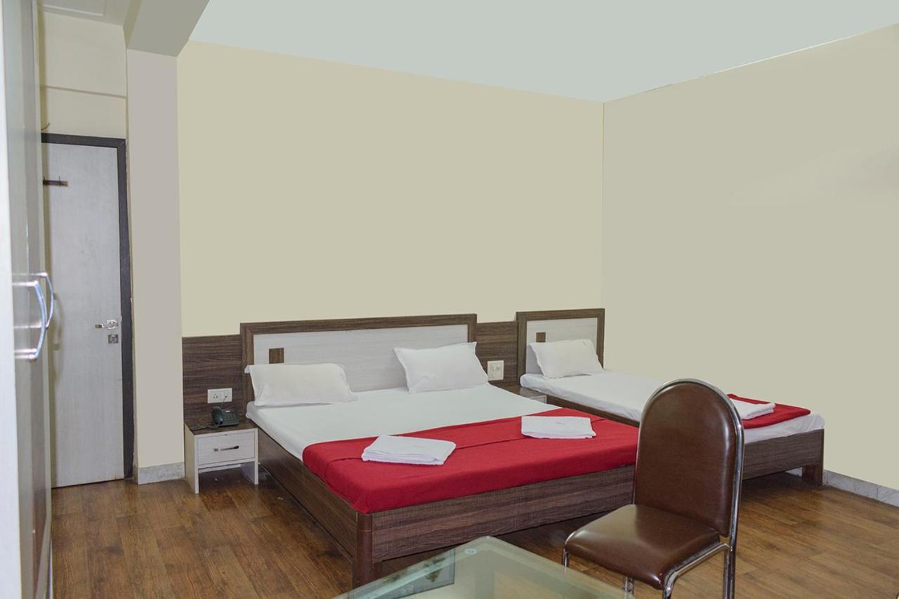 Hotel Mukesh Residency Pune Bagian luar foto