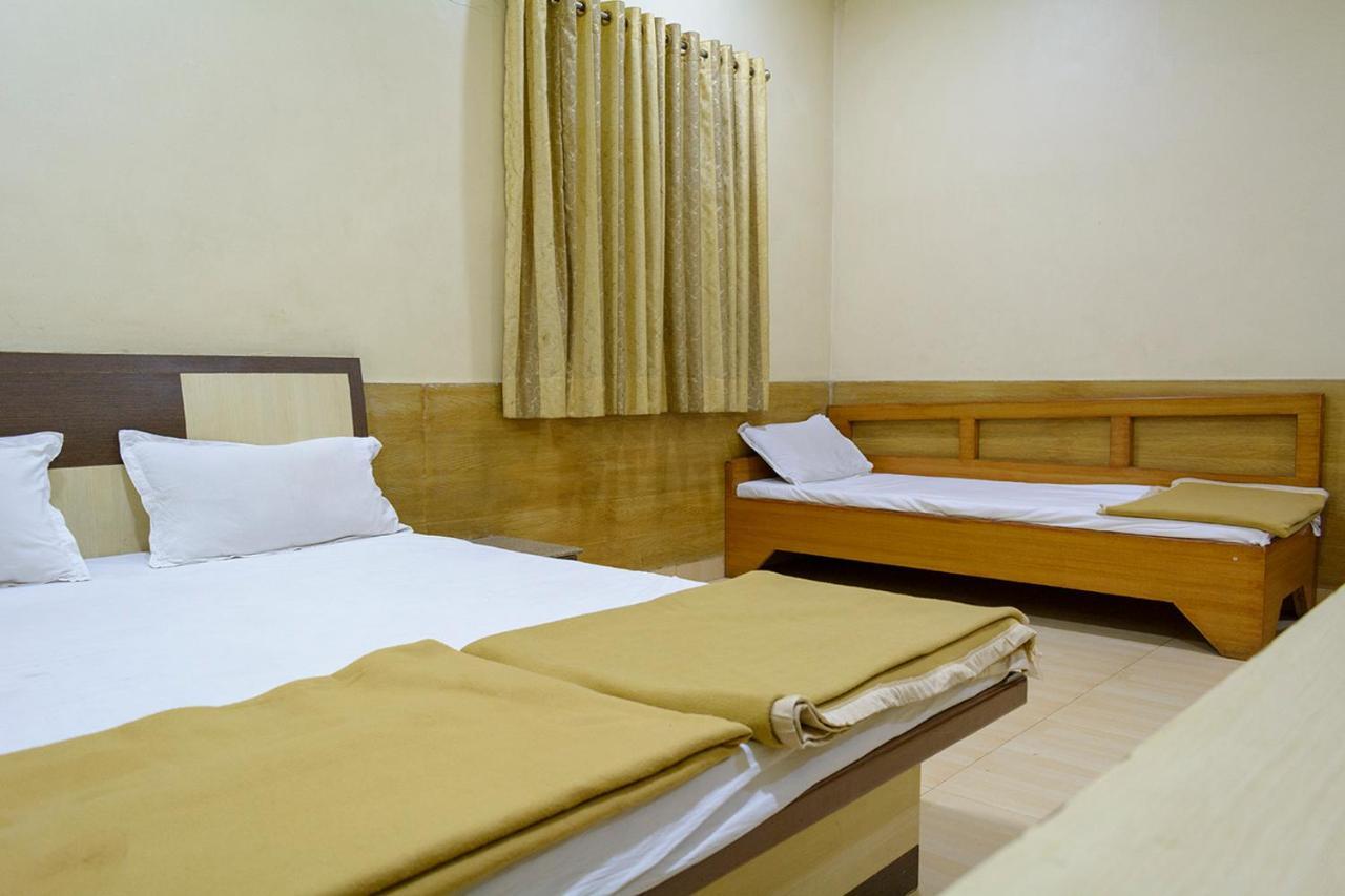 Hotel Mukesh Residency Pune Bagian luar foto