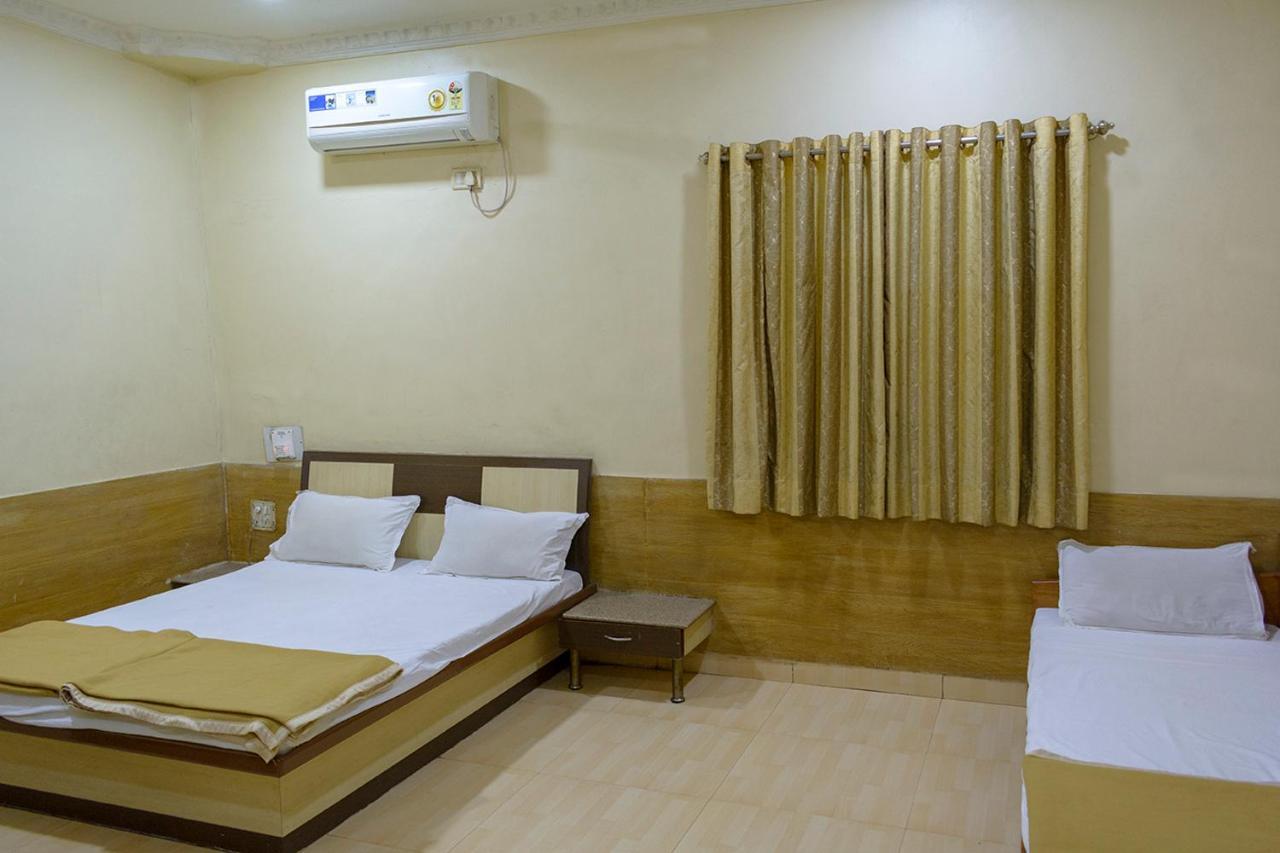 Hotel Mukesh Residency Pune Bagian luar foto