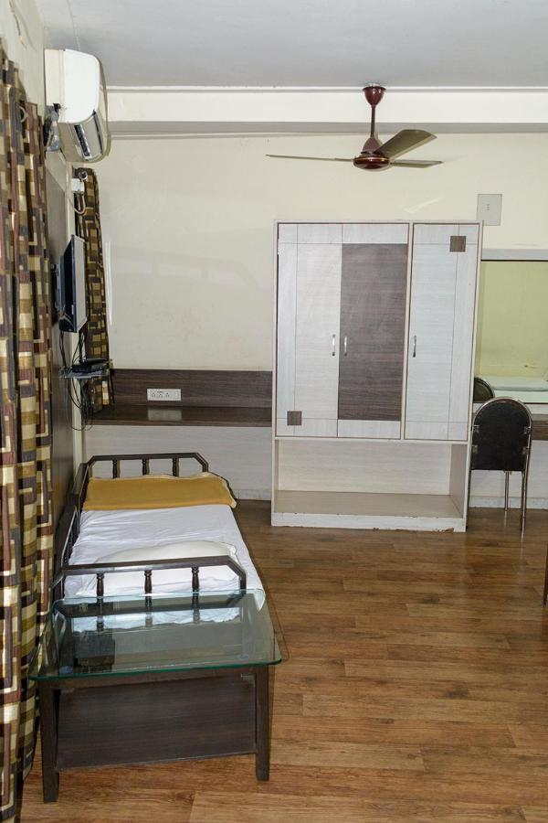 Hotel Mukesh Residency Pune Bagian luar foto