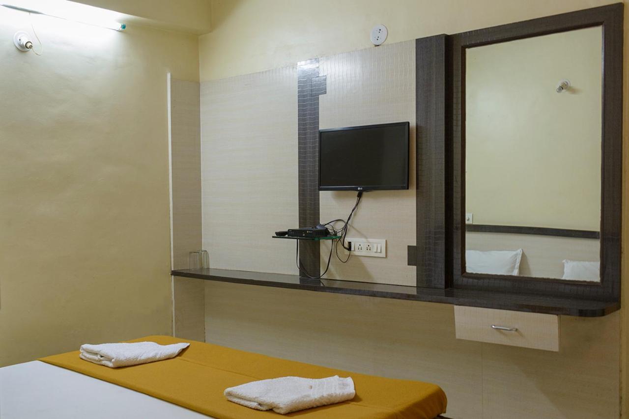 Hotel Mukesh Residency Pune Bagian luar foto