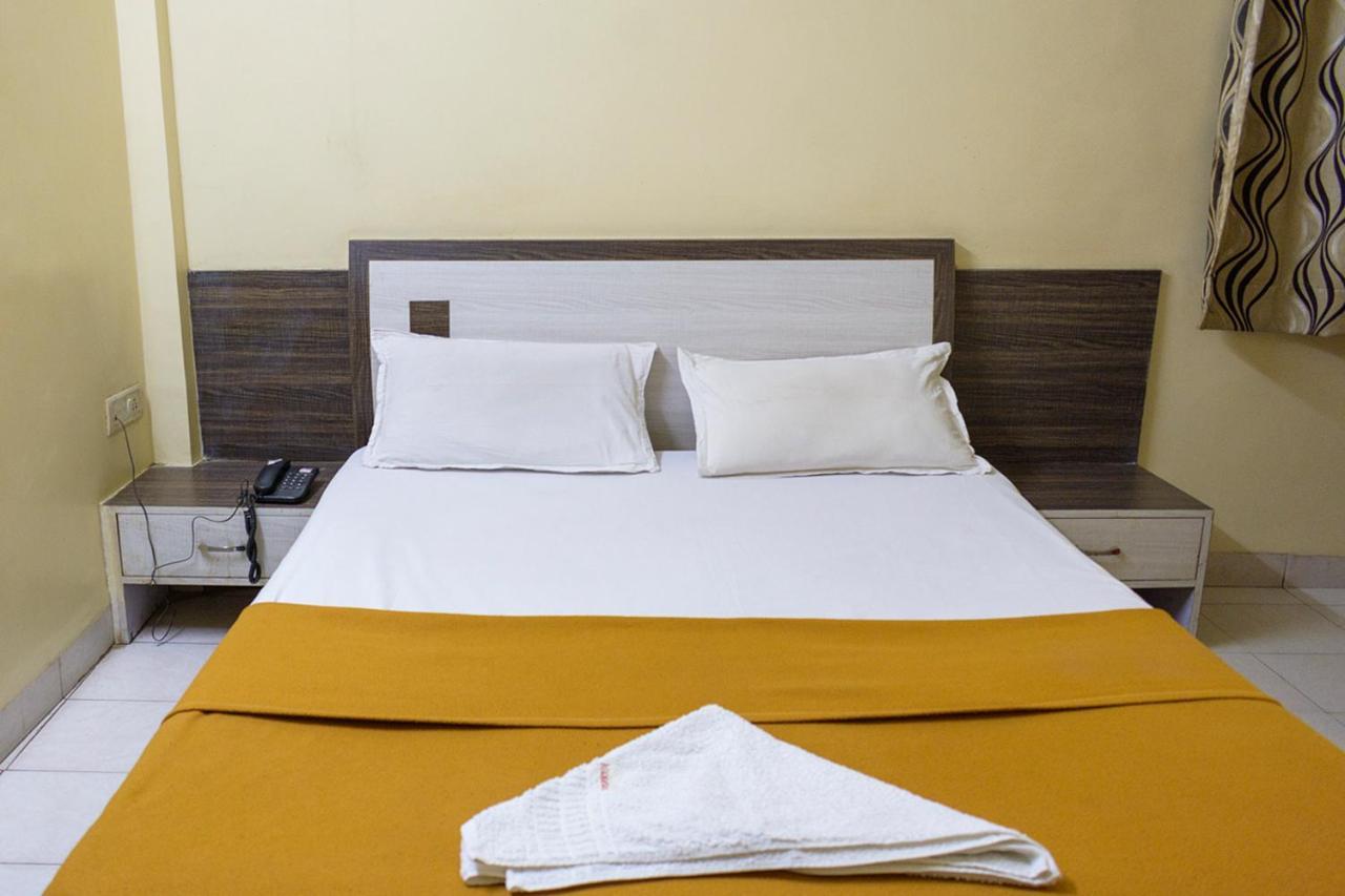 Hotel Mukesh Residency Pune Bagian luar foto